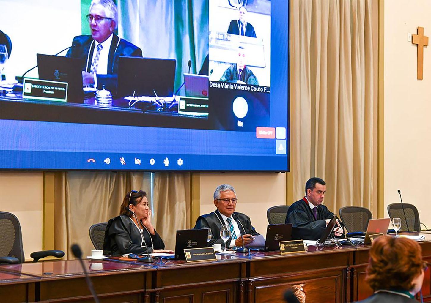 Juíza auxiliar Marielma Tavares rejeita pedido de segredo de Justiça em um dos casos sob investigação/Fotos: Divulgação-TRE Pará.