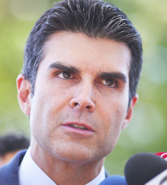 “O Liberal” abre fogo contra tudo e contra todos,  mas não há guerra à vista; muito pelo contrário.
