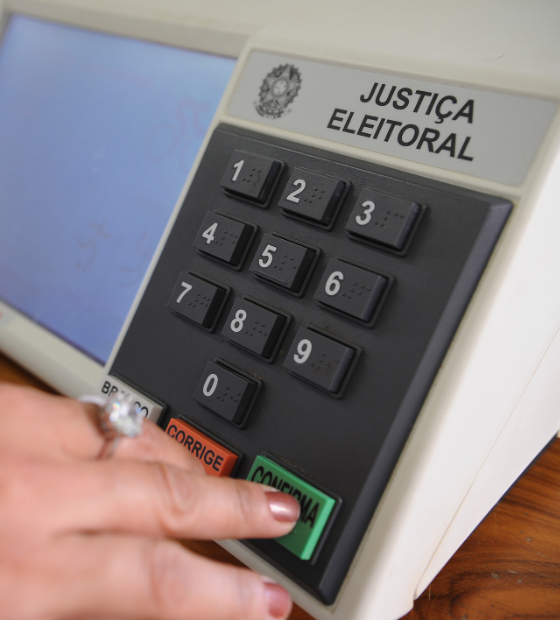 TSE inicia teste público das urnas eletrônicas para eleições do ano que vem