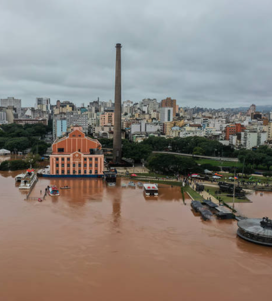 Hospital de Canoas, no Rio Grande do Sul, é evacuado às pressas após inundação