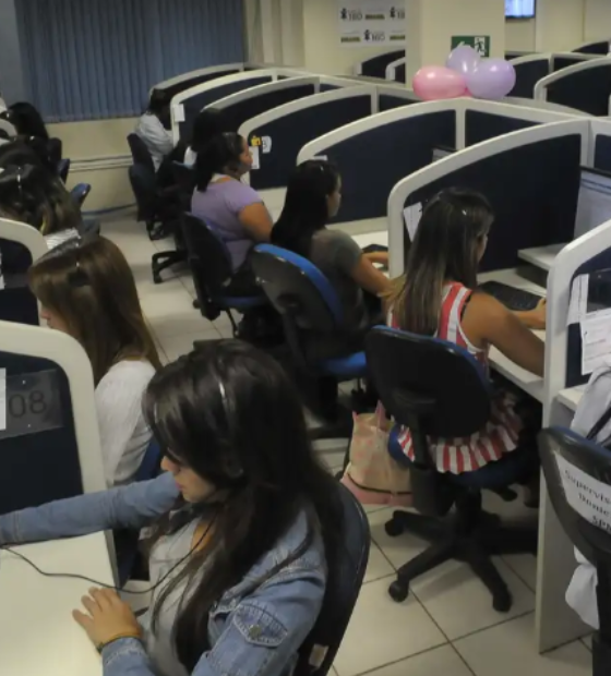 Senado analisa projeto que proíbe e pune ligações indesejadas de telemarketing
