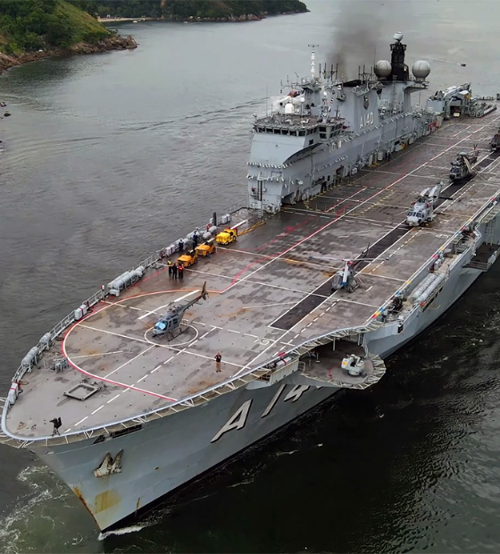 Navio de guerra integra arsenal de defesa para garantir segurança dos participantes da COP30