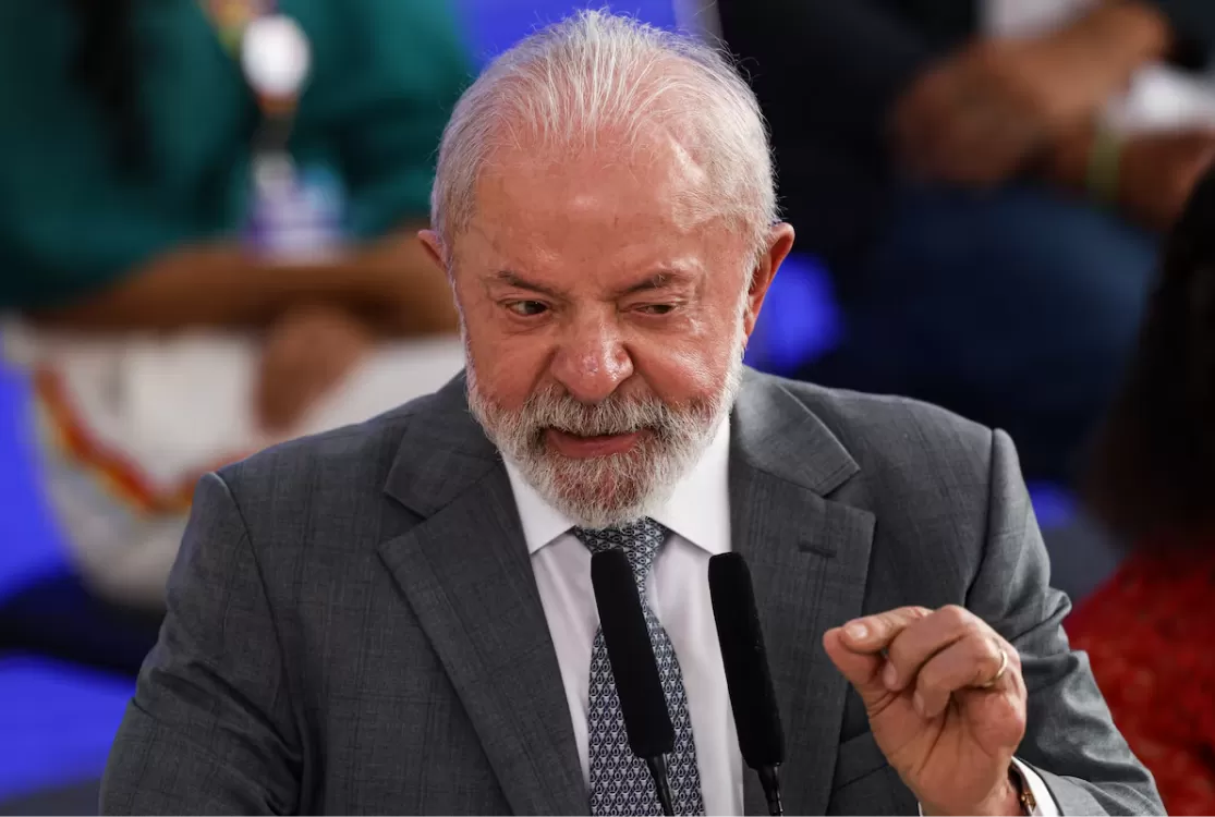Lula pede roteiro para abandonar petróleo: 'Falo isso à vontade'