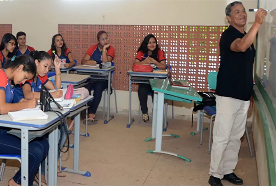 Mudanças reduzem a formação geral e provocam reação na rede de ensino