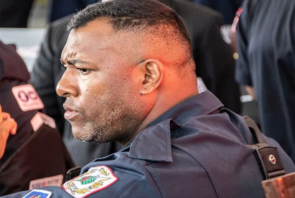 PM joga celular de entregador no fogo durante protesto que denuncia perseguição