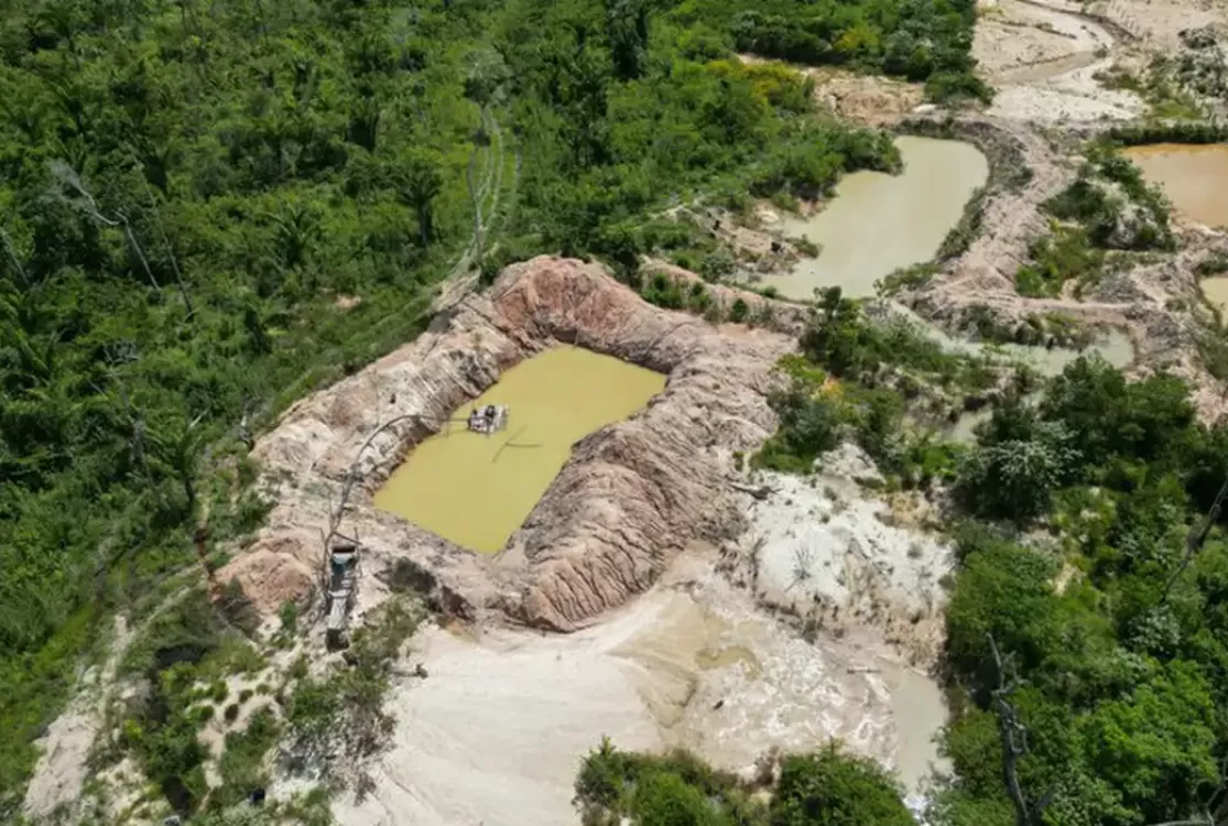 Polícia Federal combate venda de diesel para garimpos ilegais em terra indígena