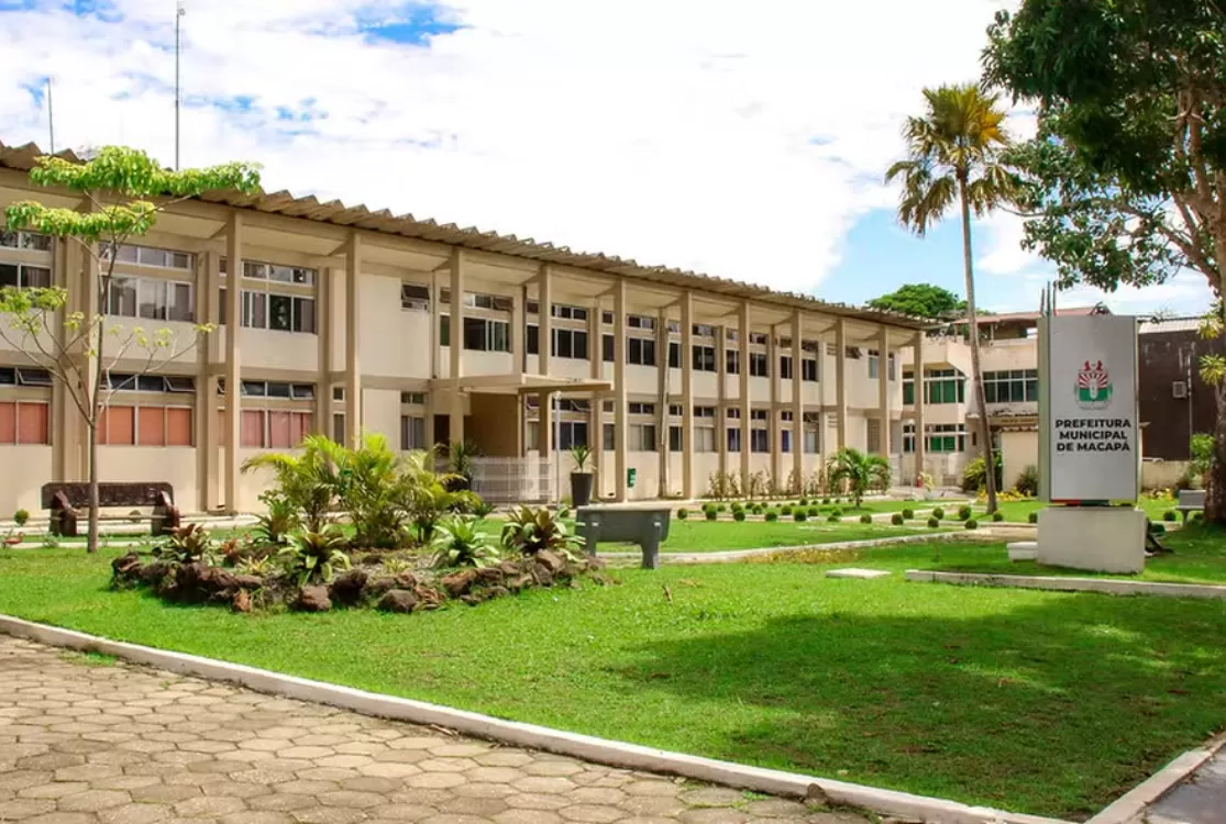 Queima de arquivo: Sede do MacapáPrev tem computadores e documentos saqueados