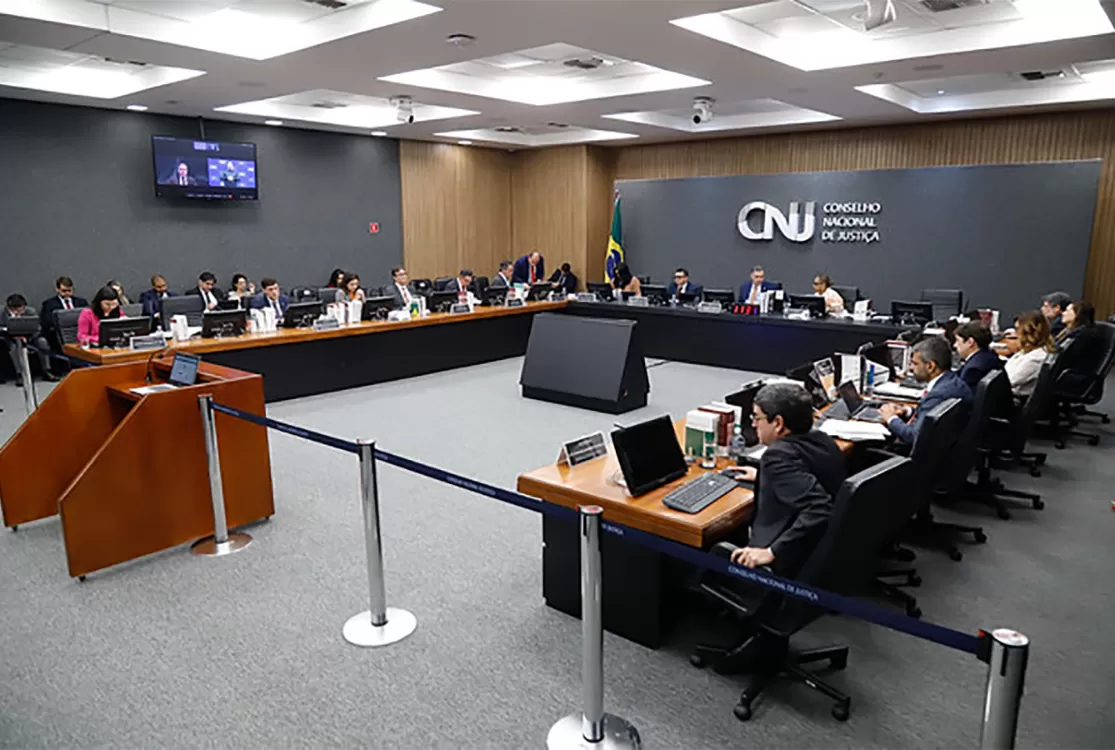 Votação de hoje põe vantagens e auxílios sob escrutínio e expõe disputa no Judiciário