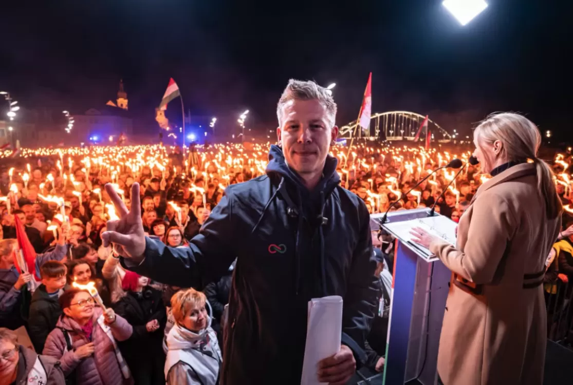 “Libertamos a Hungria”, celebra Péter Magyar após derrotar Órban, na Hungria