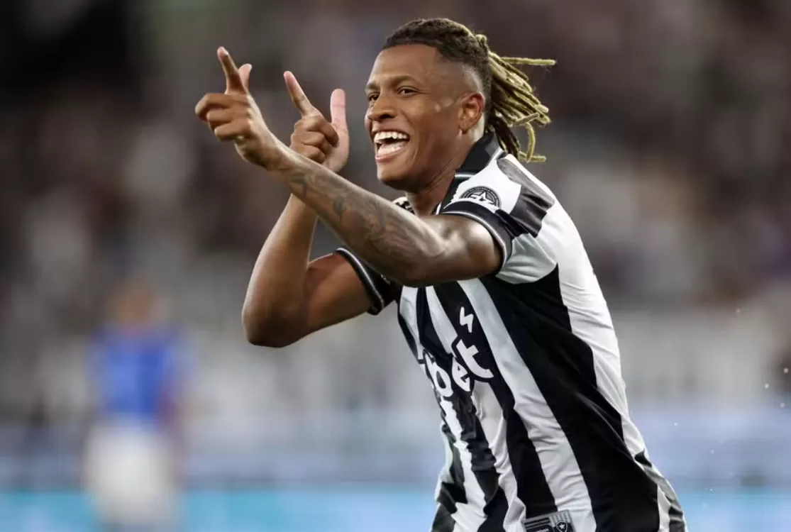 Botafogo afasta Danilo e tem proposta de R$ 187 milhões do Flamengo