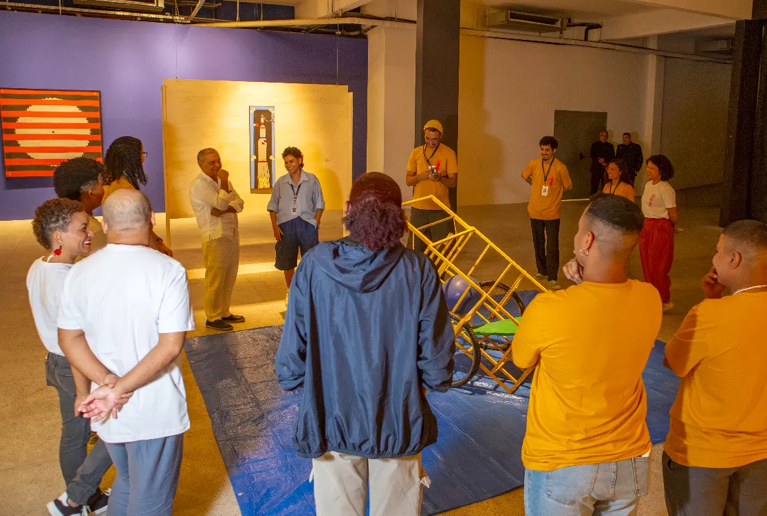 Exposições de Emmanuel Nassar e Nay Jinknss têm programação especial