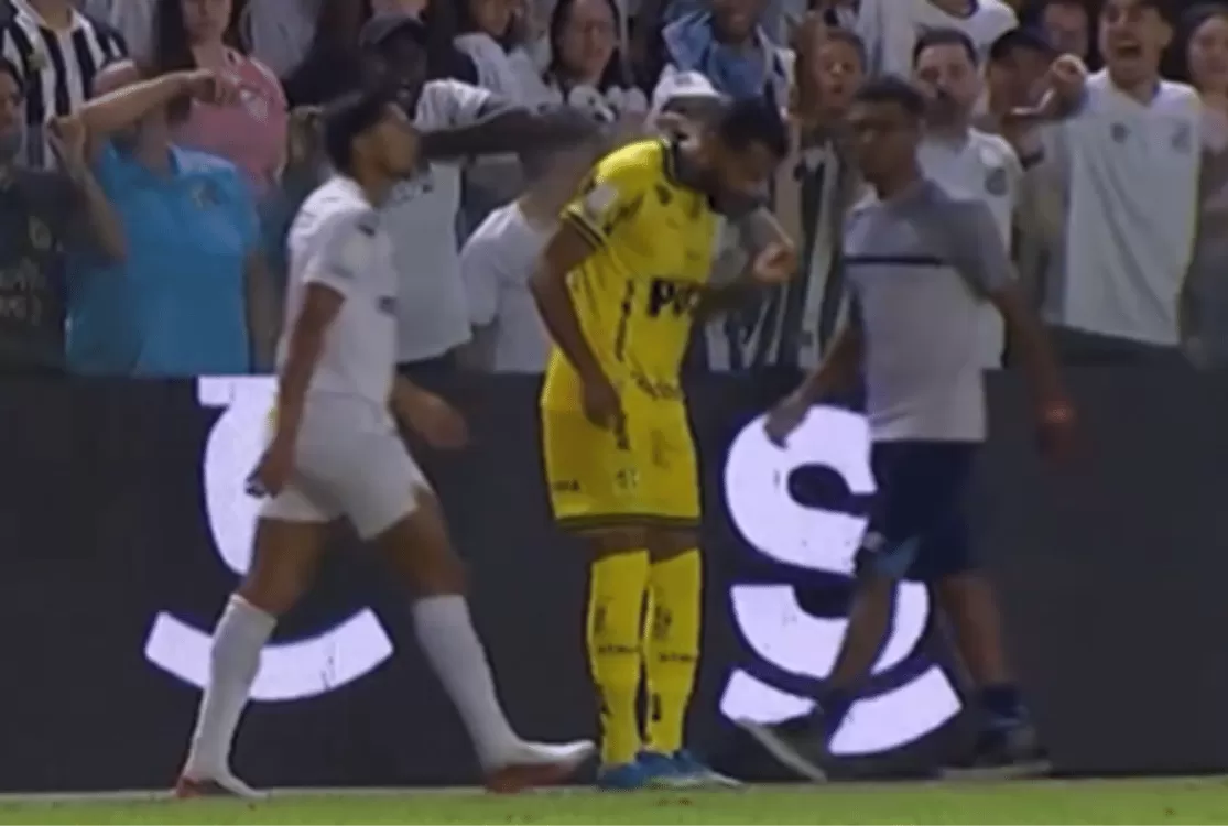 Santos pode pegar até 10 jogos de suspensão por cusparada em Reinaldo